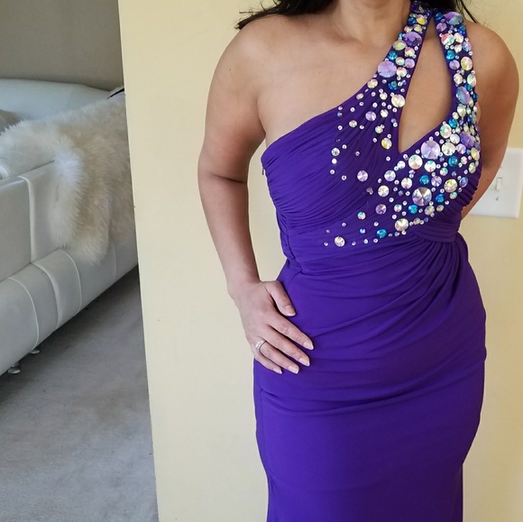 Princess Collection Gown - Picture 1 of 5